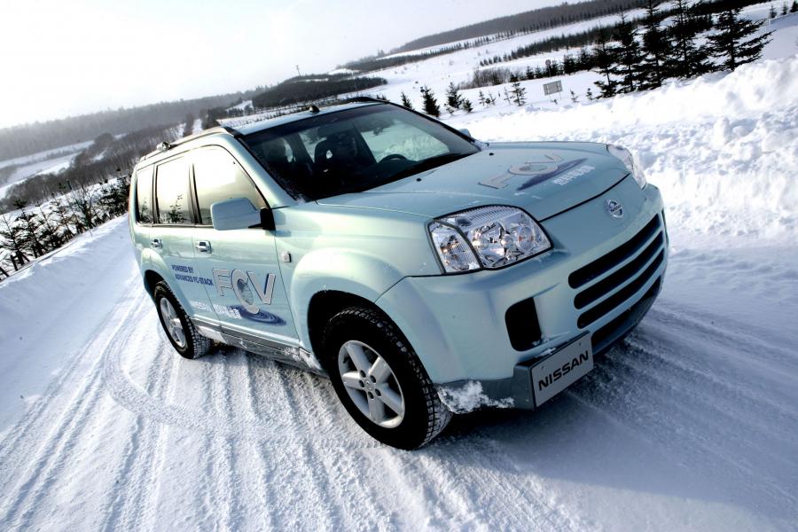  Nissan X-Trail FCV 2009 года  (фото 8 из 8)